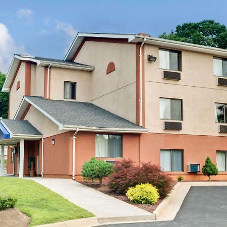Days Inn By Wyndham Torrington Ngoại thất bức ảnh