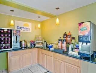 Days Inn By Wyndham Torrington Ngoại thất bức ảnh